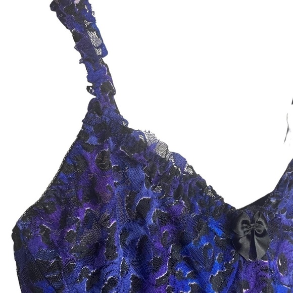 Seductive cinema teddy. Fit and flare. Blue and purple leopard print. Womens L - Picture 2 of 4